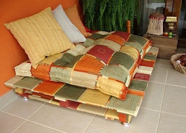 Country Sofas Made from Used Shipping Pallets