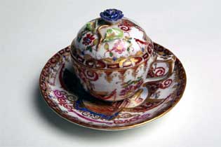 hand painted cabinet cup 2263