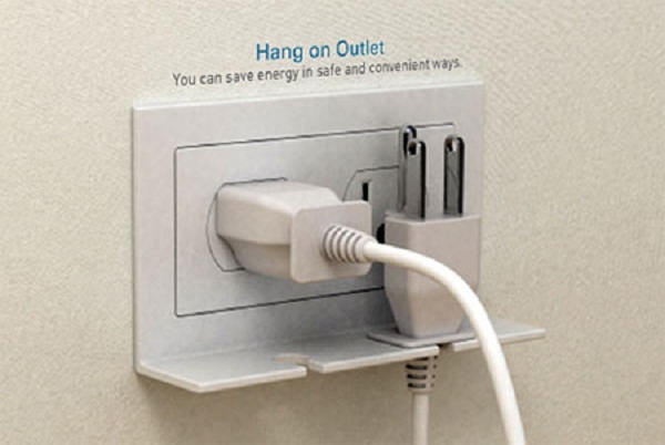Hang-on outlet