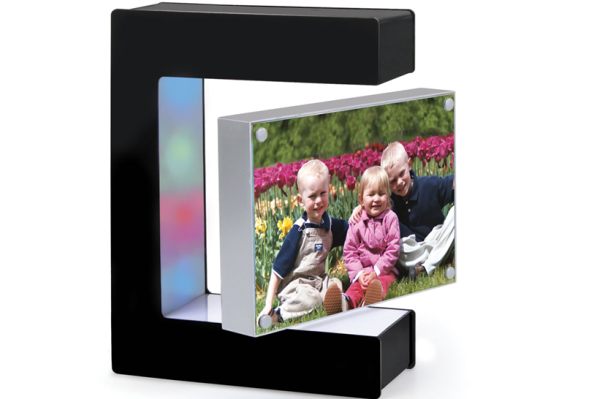 Hovering Picture Frame