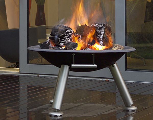 10 Trendy Outdoor Fire Pits For Your Terrace Or Garden Hometone