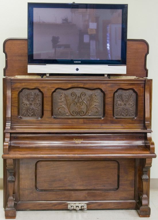 piano tv desk