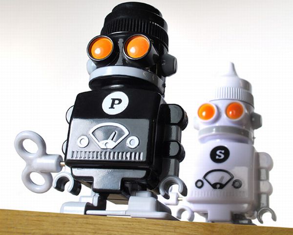 Robot Salt and Pepper Shakers