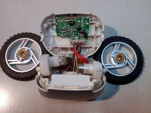 roll away clock becomes programmable robot