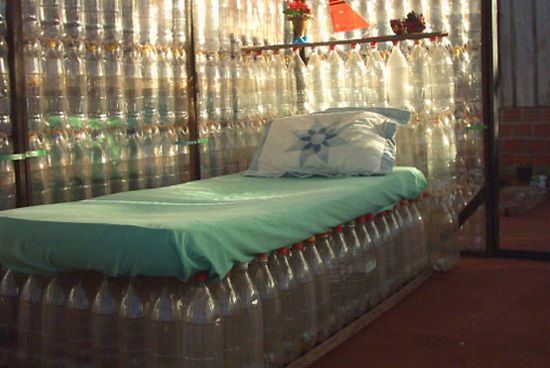 santa cruzs plastic bottle house2