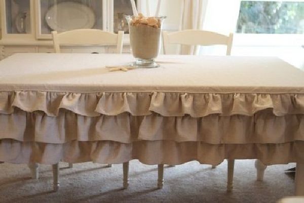 Tables and tablecloths