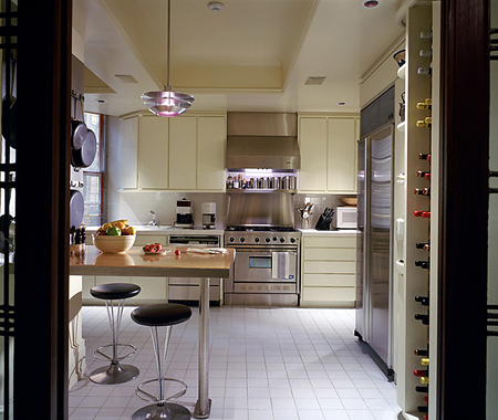 The clean and tidy kitchen