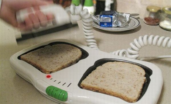 Toaster by Shay Carmon