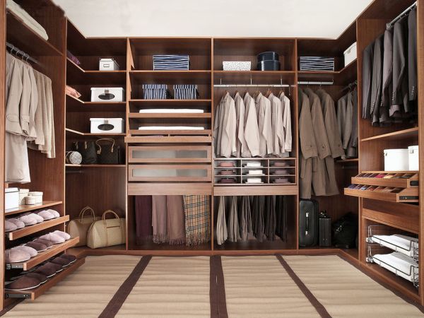 walk-in closet