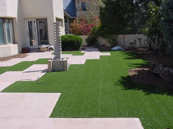 synthetic turf in your backyard 6 - Hometone - Home Automation and