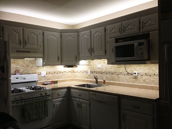 LED lights underneath kitchen cabinets (4)