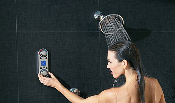 Smart water control shower faucets