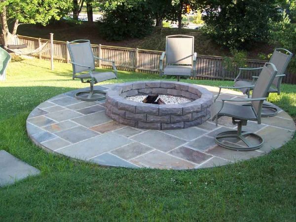 fire pit in the backyard (4)