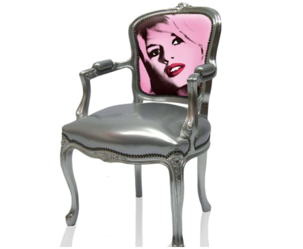 Portrait chair