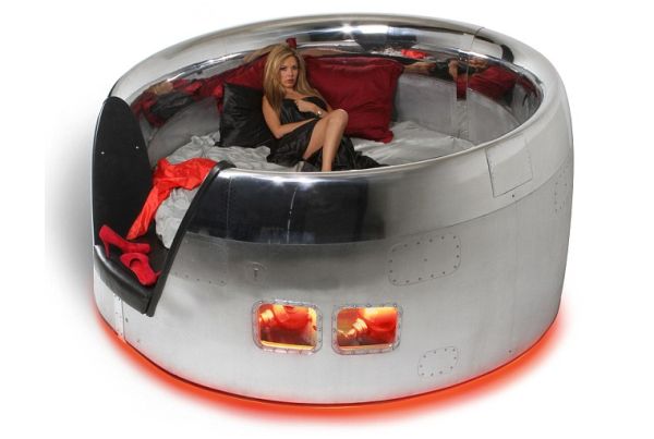 Big round jumbo jet bed