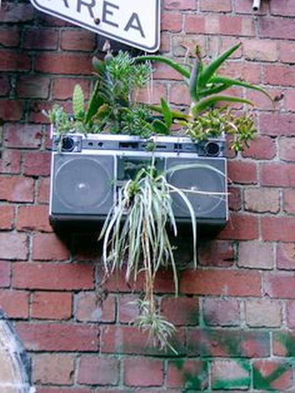 Classic stereo planters