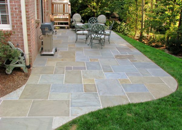 Flagstone patio (1)