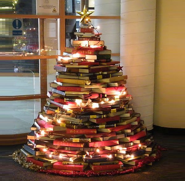Book Christmas Tree