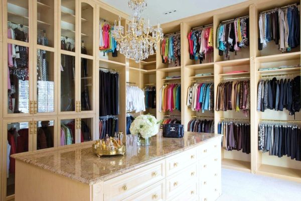 Walk-in Closet  (4)