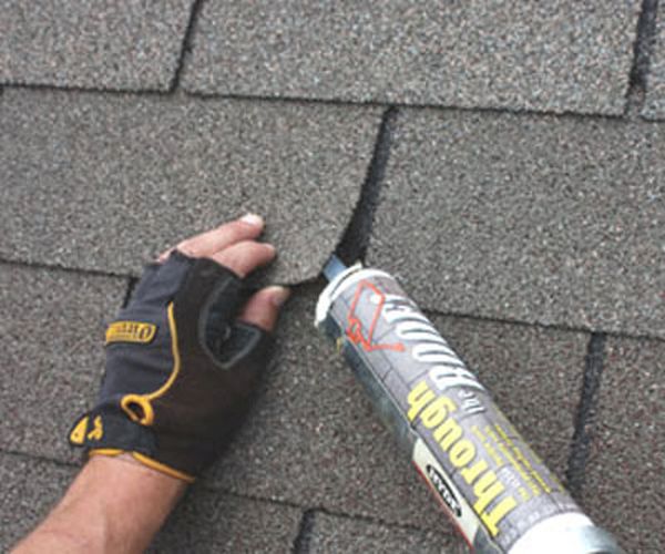 repairing an asphalt roof (9) 1