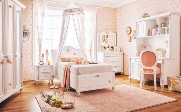 vintage-themed bedroom (2)
