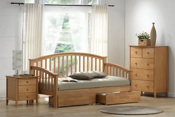 joseph-maple-daybed