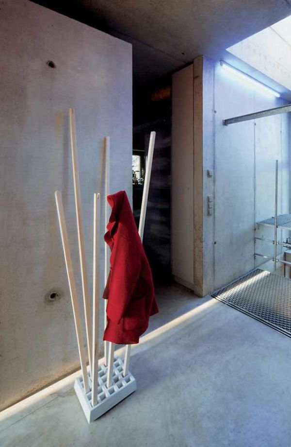 pin-flag-coat-rack