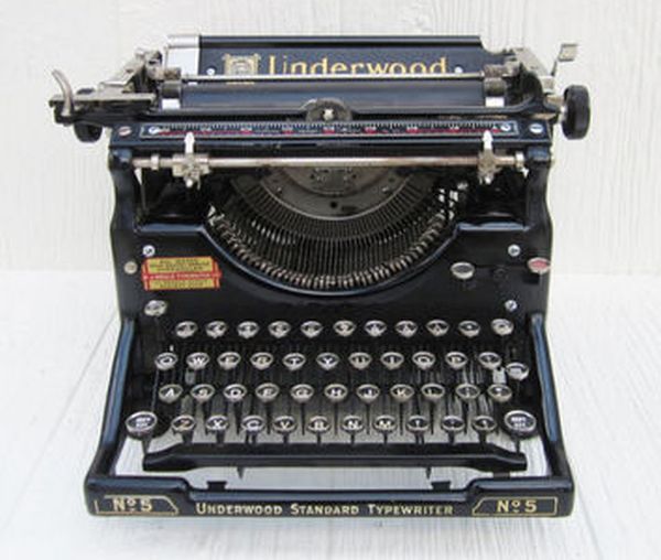 old-typewriter