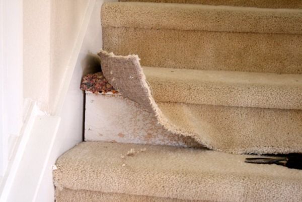 renovate-carpeted-stairs