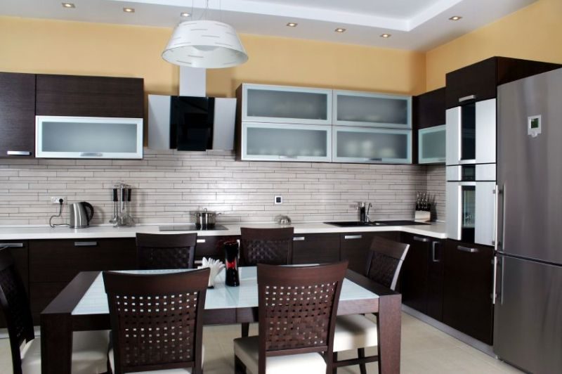 Metallic decor kitchen