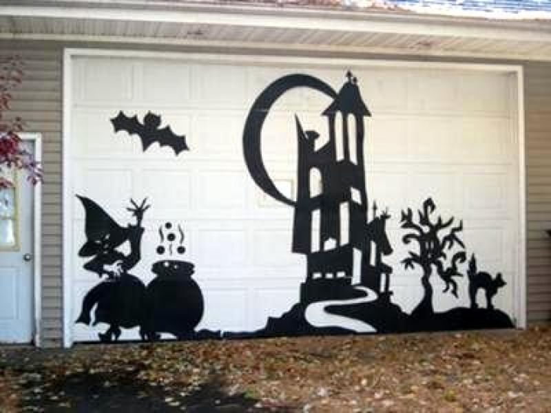 Spook your guests with these DIY garage door Halloween decoration ideas