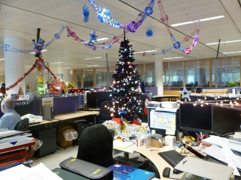 corporate-office-Christmas-decoration