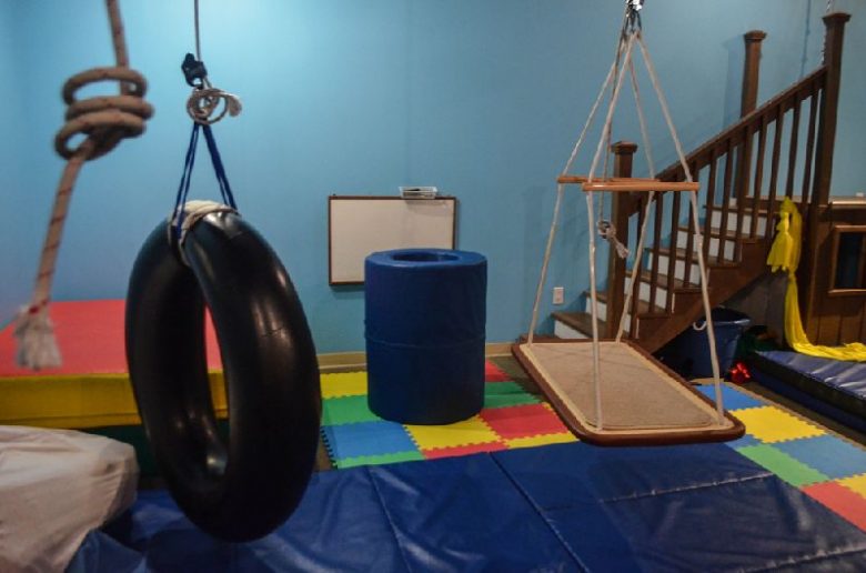 Indoor swing ideas for your kid's playroom