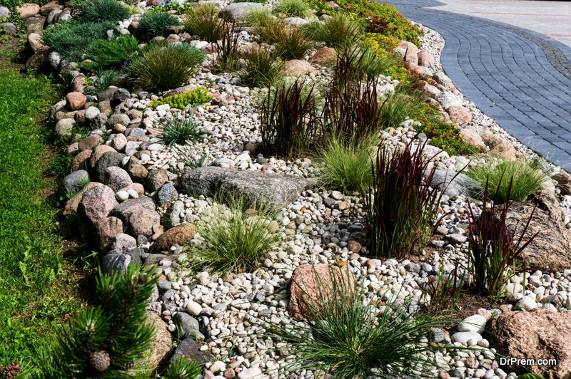 LANDSCAPING-WITH-ROCKS-AND-BOULDERS