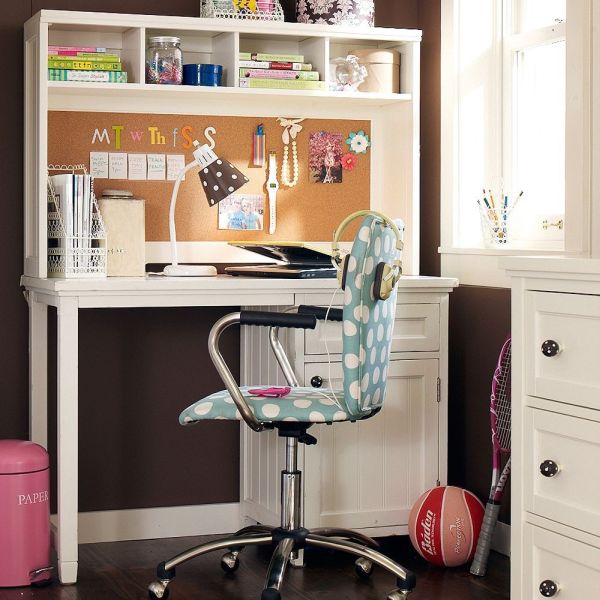 Girly room study area