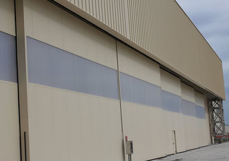 Sliding-hangar-door