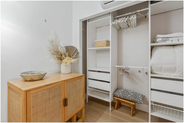 Custom Closet Companies: Mistakes to Avoid In Closet System - Hometone ...