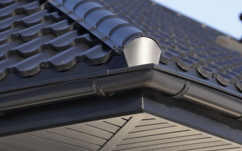10 Signs Your Roof Might Need Restoration