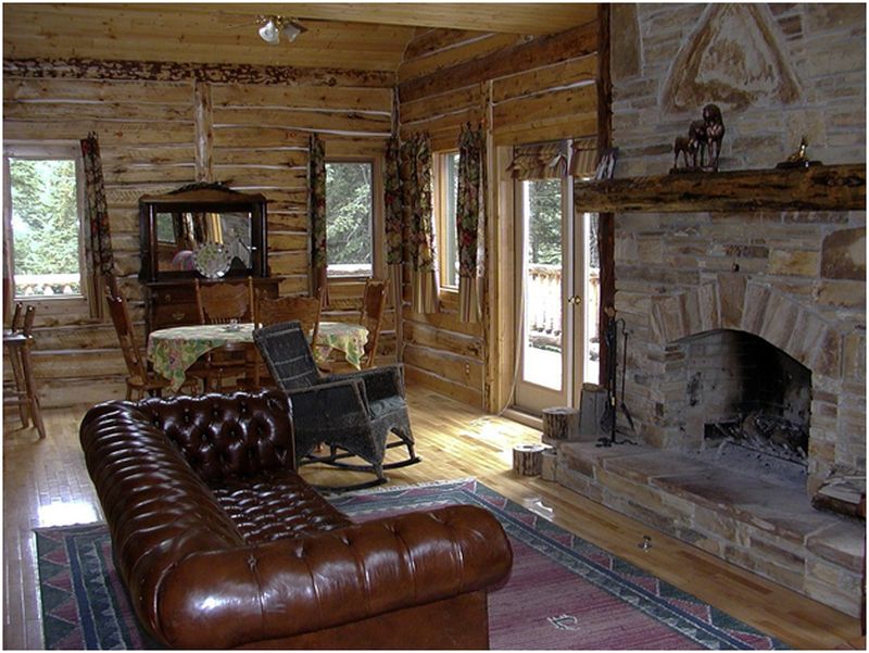 Handcrafted-Cedar-Log-Cabin