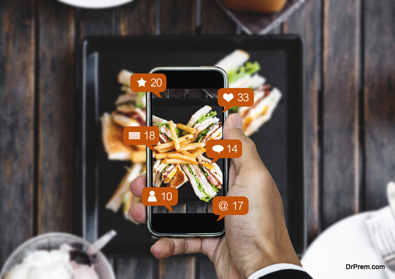 Promoting restaurant through social media