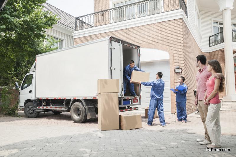 10 Moving Hacks and Tips for Hiring a Professional Mover